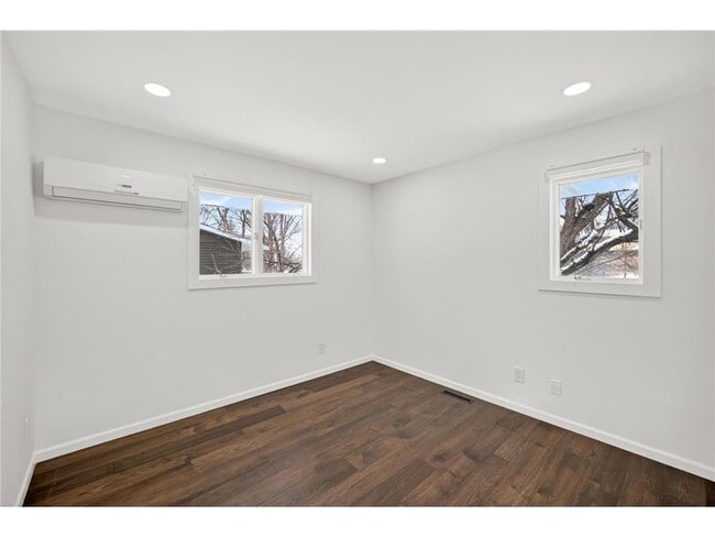 Building Photo - 110920 Oak Knoll Terrace S