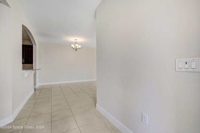 Building Photo - 8483 Loren Cove Dr