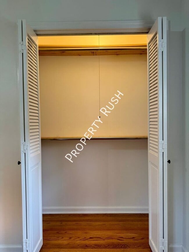 Building Photo - 7339 Brookside Dr