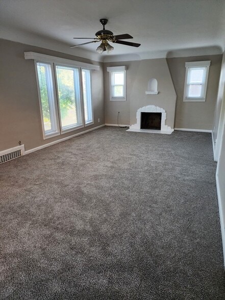 Building Photo - 215 E 500 N