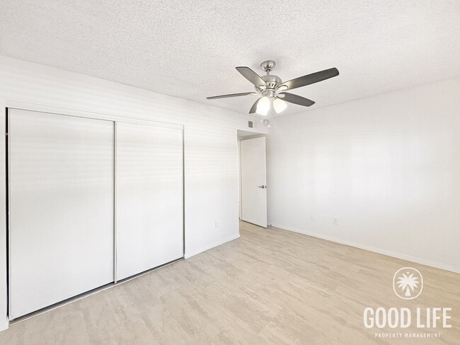 Building Photo - Spacious 2B/2BA condo available in San Carlos!