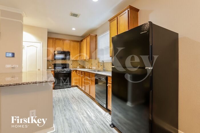 Building Photo - 15118 Sierra Ridge Dr