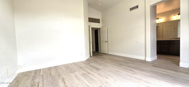 Building Photo - 10089 E Friess Dr