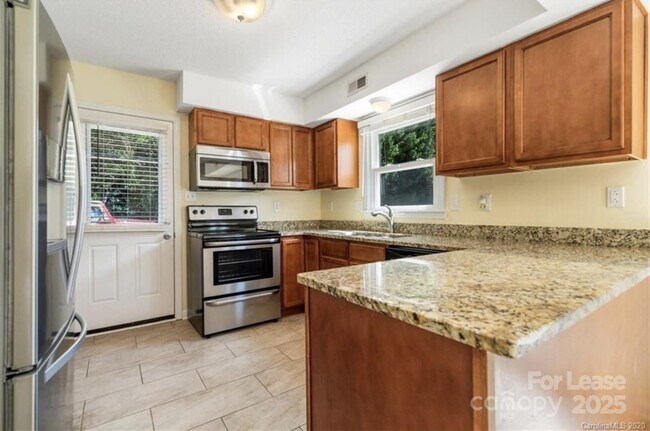 Building Photo - 11610 Charnwood Ct