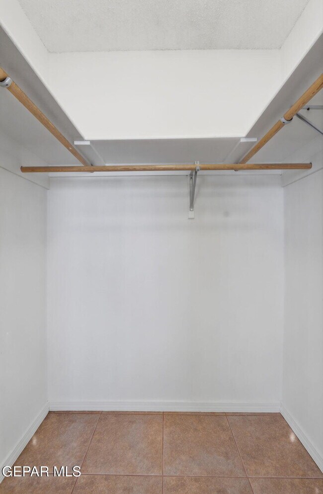 Building Photo - 3413 Yellow Rose St