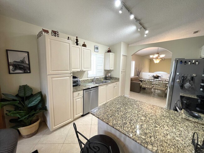 Building Photo - 7936 Laina Ln