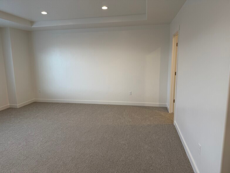 Building Photo - 1485 N 305 E