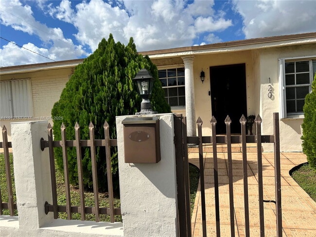 Primary Photo - 120 SW 68th Ave