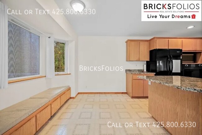 Building Photo - Welcome to Tukwila Haven – Open Concept Home Near Sound Transit!