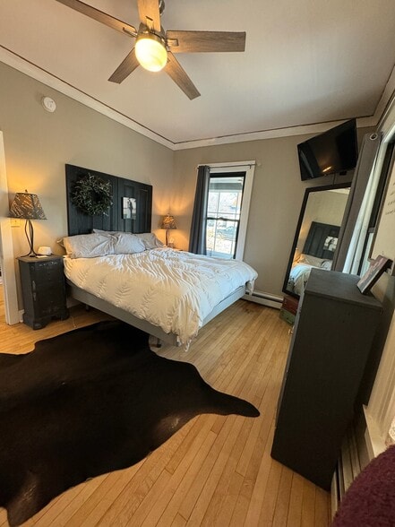 Building Photo - 204 Cherry St W