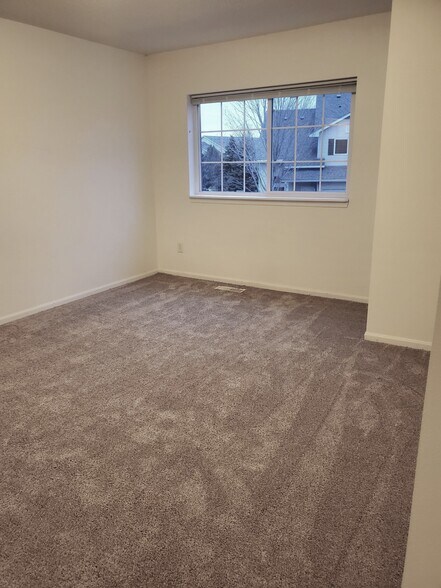 Building Photo - 10 Bridgewater Trl