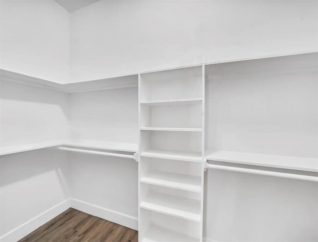 Building Photo - 4818 Paula St