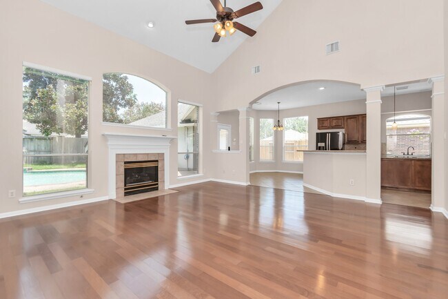 Building Photo - 4126 Midstream Dr