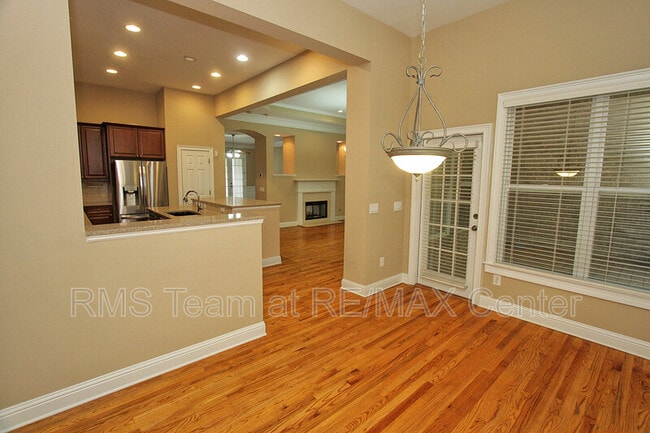 Building Photo - 3029 Woodwalk Dr