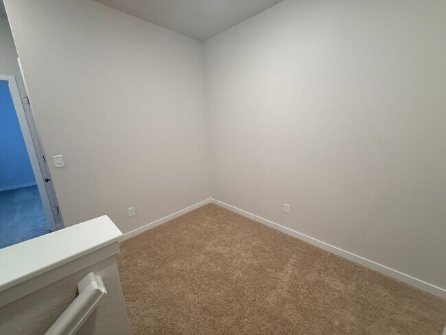 Building Photo - New 2026 3-Bedroom Townhome in Kinston Near HUB