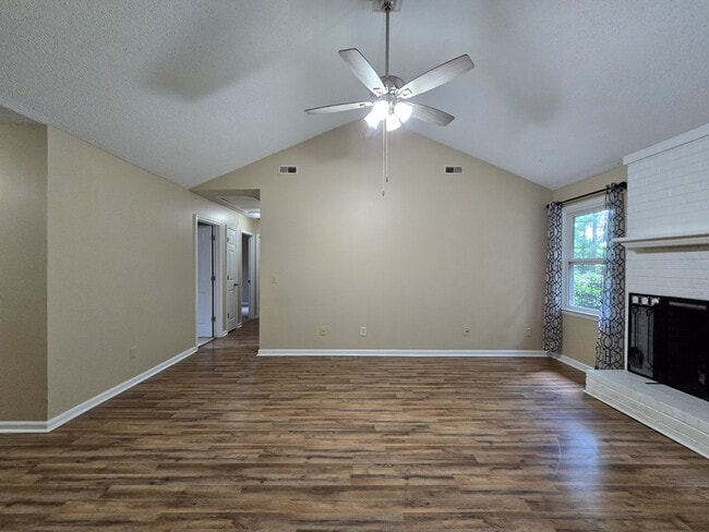 Building Photo - 1520 Crowndale Dr