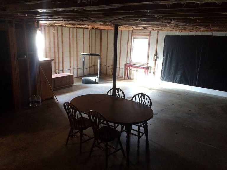 Building Photo - 1437 Dudley Mountain Rd