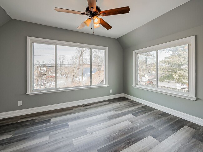 Building Photo - 11-13 MOHAWK RD