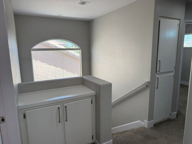 Building Photo - STUNNING & GORGEOUS 4 BED/2.5 BATH POOL HOME IN ELDORADO! *** ONLY $2,599 ***