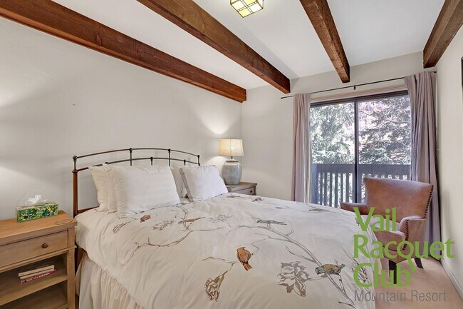 Building Photo - 4620 Racquet Club Dr