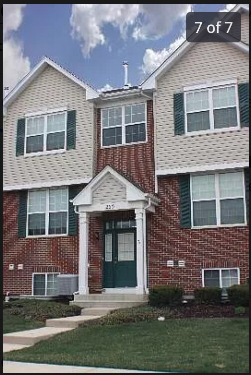 Building Photo - 255 S Oak Creek Ln