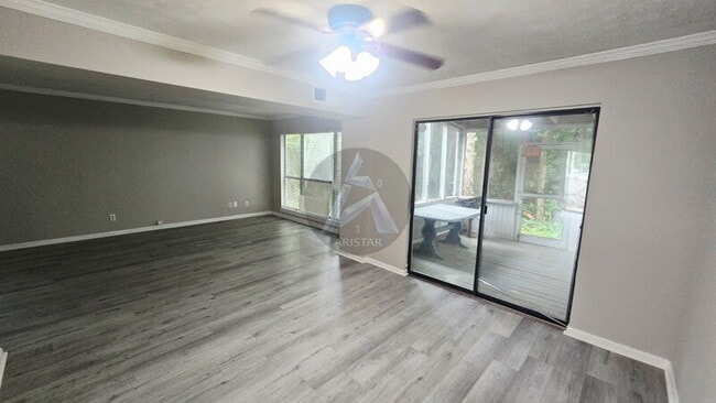 Building Photo - 2646 Briarwood Dr SE