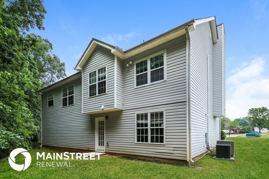 Building Photo - 2041 Gates Ct