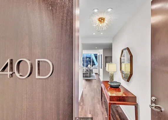 Building Photo - 301 Mission St