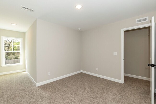 Building Photo - Brand NEW Three Bedroom Home!