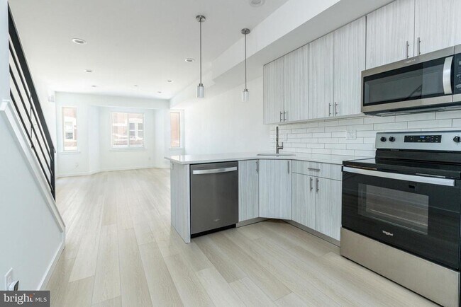 Building Photo - 1252 N 18th St