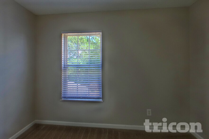 Building Photo - 2108 Wilkinson Dr