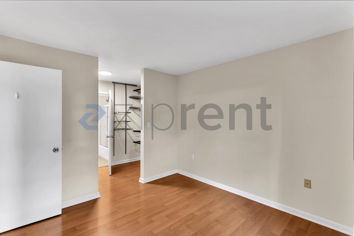 Building Photo - Unit 121