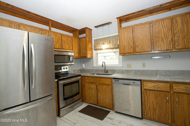 Building Photo - 2435 Longleaf Dr SW