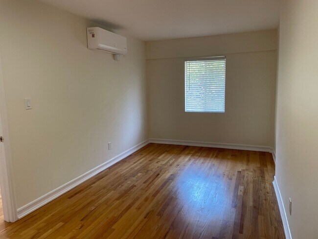 Building Photo - 1445 Echo Park Ave