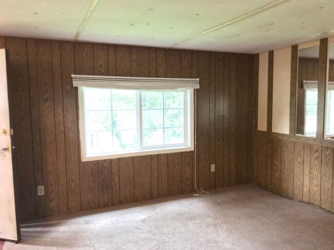 Building Photo - Charming 2 Bedroom in the Mountains!