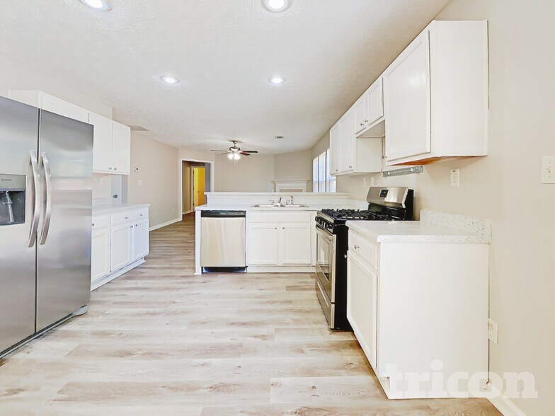 Building Photo - 610 Stonecrest Dr