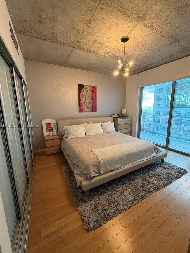 Building Photo - 690 SW 1st Ct