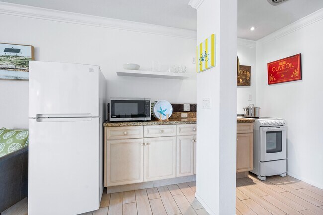 Building Photo - 3563 Longmeadow