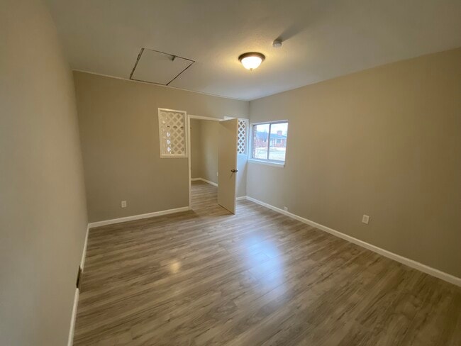 Building Photo - 2727 Angela Dr