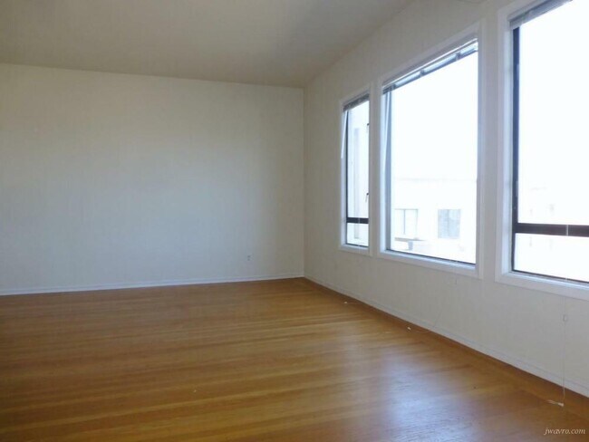 Building Photo - 70 Terra Vista Ave