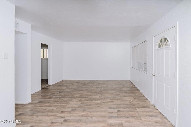 Primary Photo - 2690 N 43rd Ave