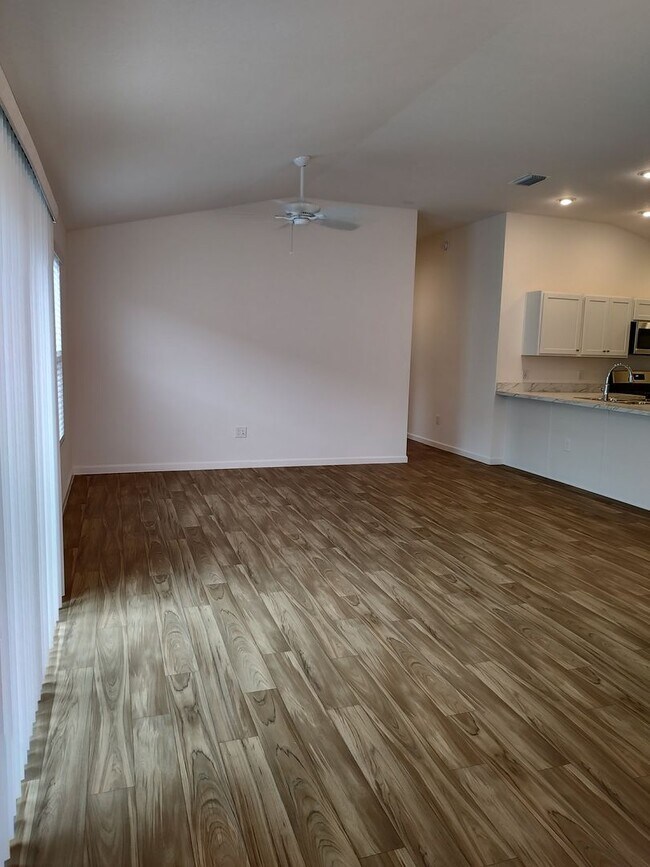 Building Photo - SHOWING as of 6/1/2025 Patio Villas in Del...