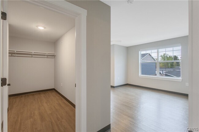 Building Photo - 17 Loso Dr