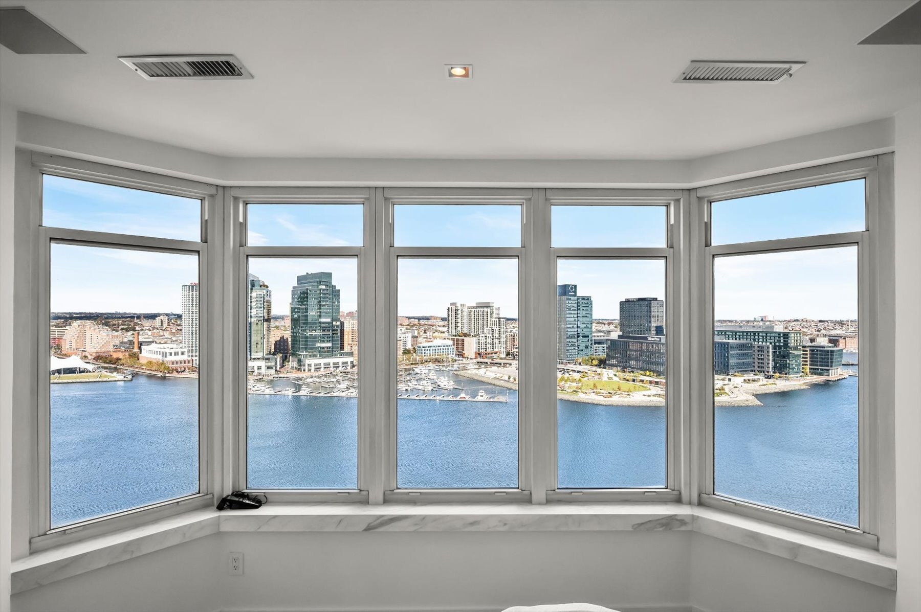 Building Photo - 100 Harborview Dr