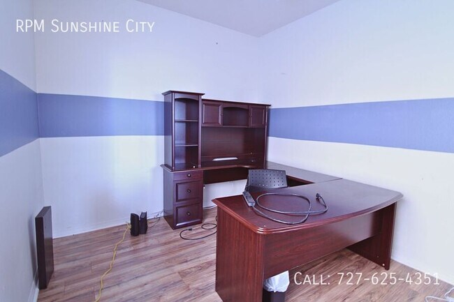 Building Photo - 11129 Creek Haven Dr