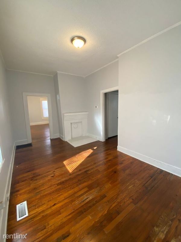 Building Photo - 2 br, 1 bath Townhome - 10 Bobo St.