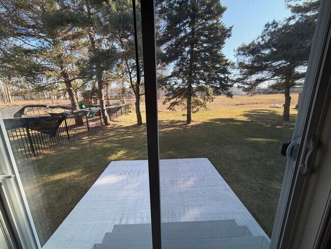 Building Photo - 13776 Grandeur Ave