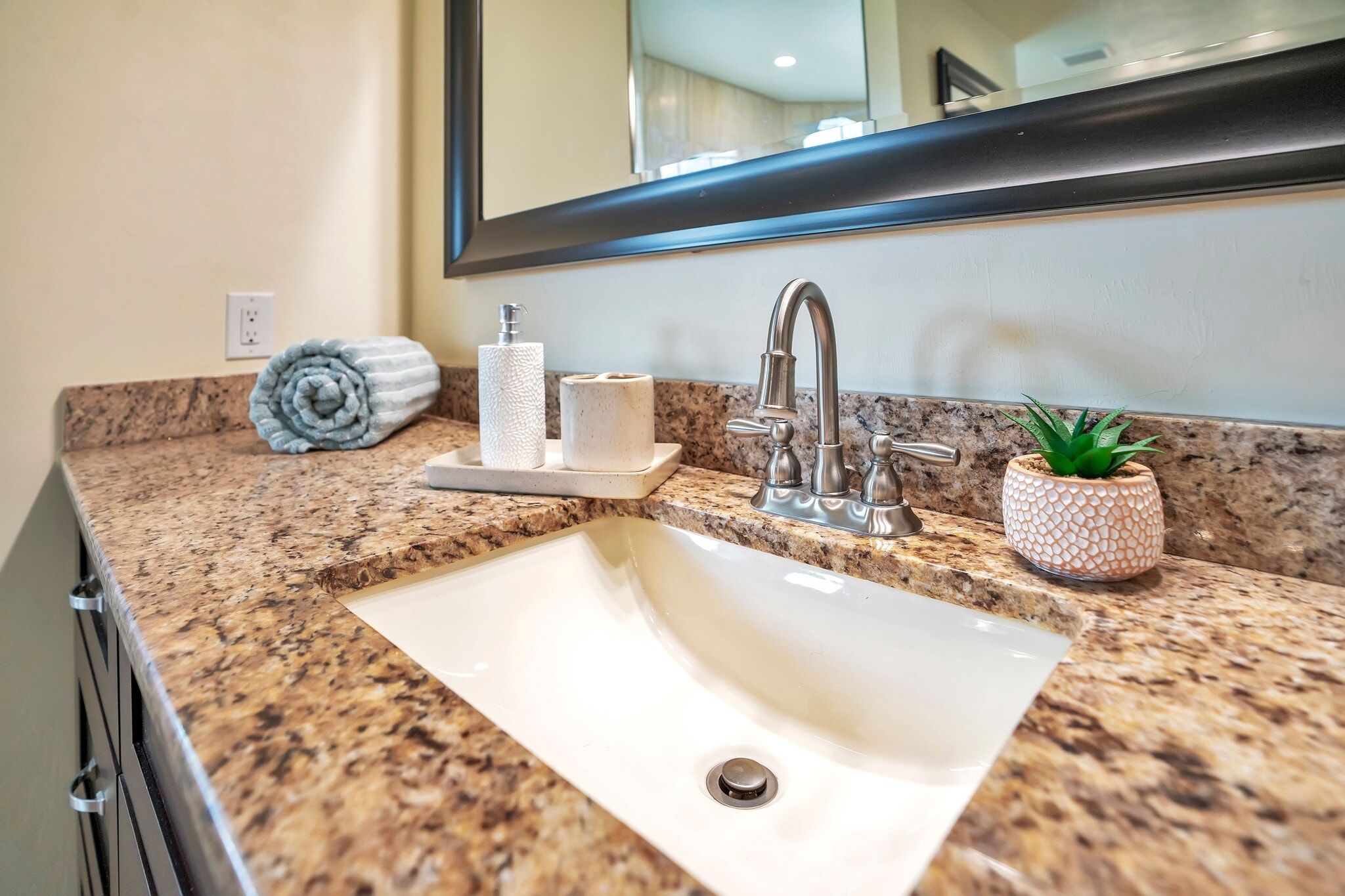 Building Photo - 1627 SW 14th St