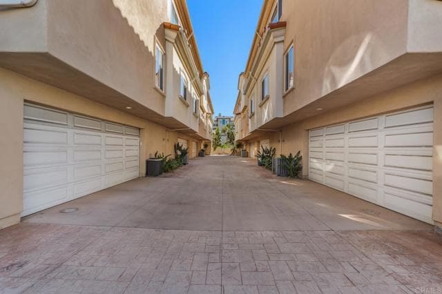 Building Photo - 4064 1St Ave