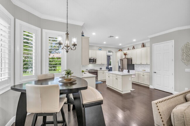 Building Photo - 4661 Manderly Dr